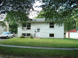 971 16 1/2 St SE, Rochester, MN 55904