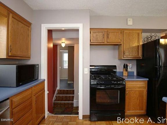 4th image of 7953 Cottonwood Dr