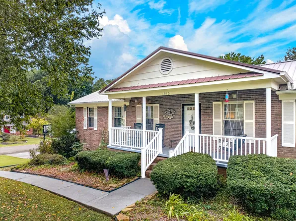 1930 Seven Oaks Dr, Morristown, TN 37814