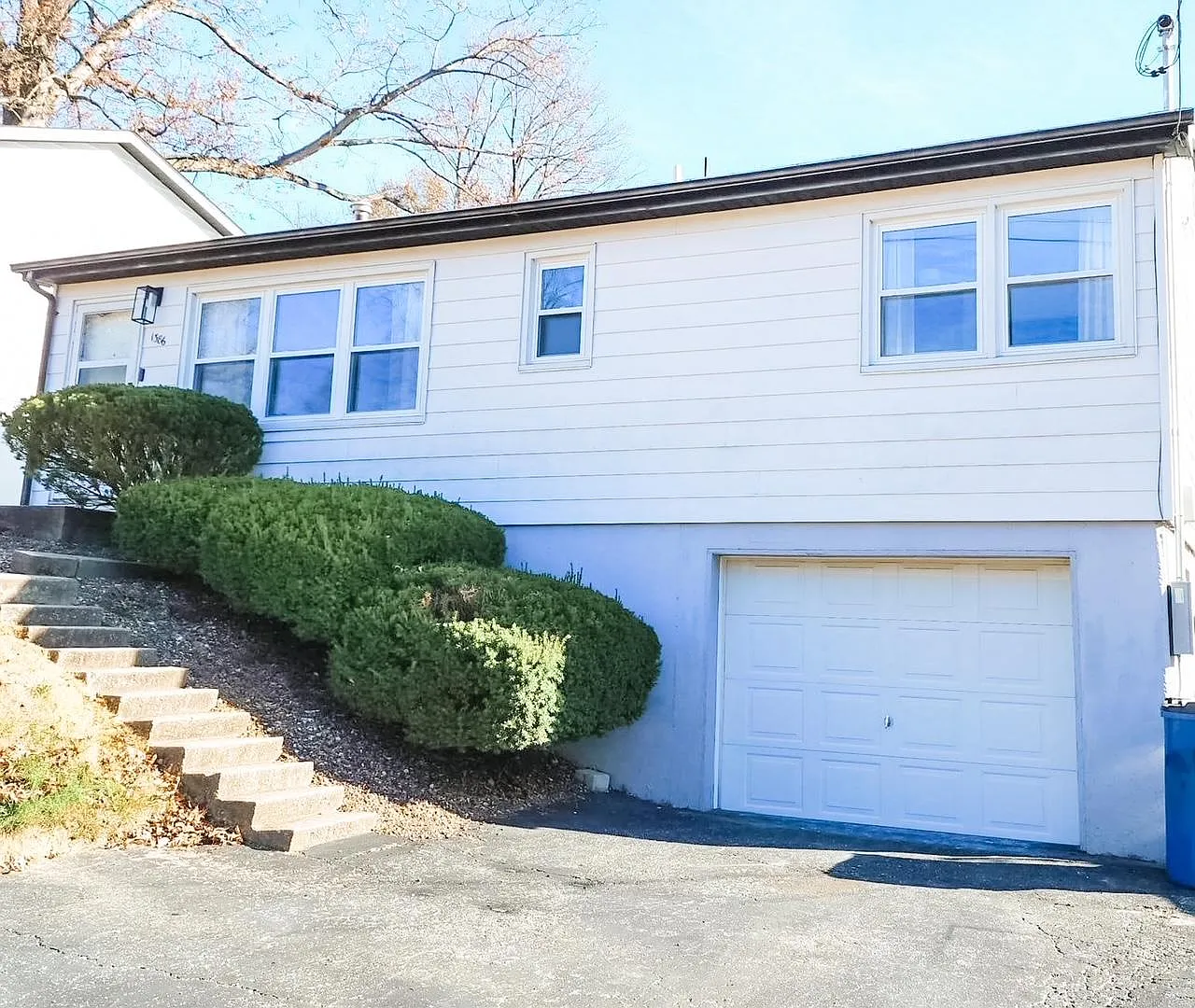 1386 Alice St photo 1