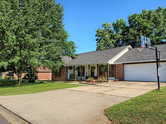 2nd image of 1112 Ashwood Dr
