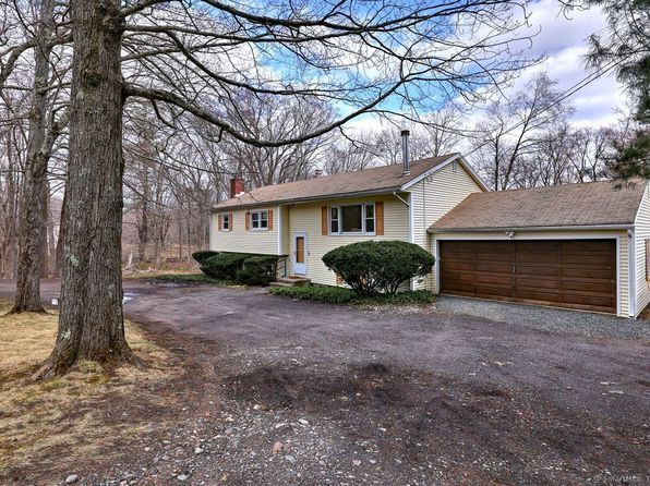 832 Amity Rd, Bethany, CT 06524