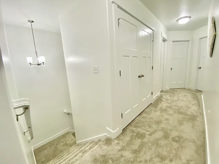 1781 W Newcastle Ln — Photo 15