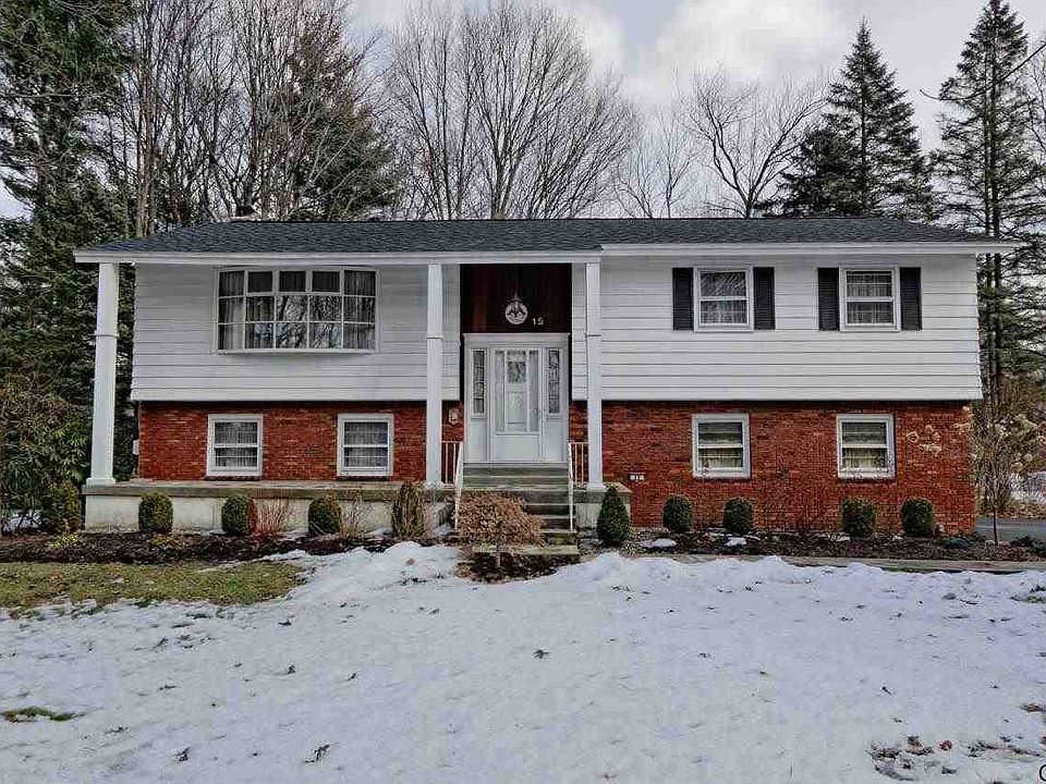 1st image of 15 Oakwood Blvd