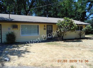 8438 SE Market St, Portland, OR 97216