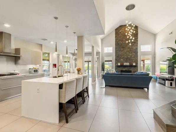 9102 Night Beacon Point Dr, Spring, TX 77379