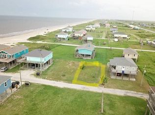 975 James Rd, Gilchrist, TX 77617