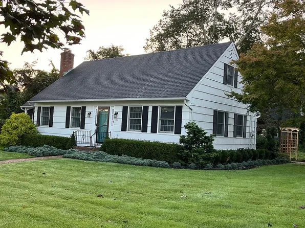 105 Oakes St, Port Jefferson, NY 11777