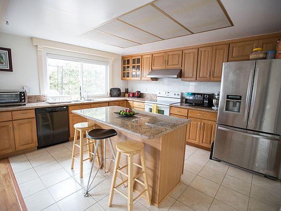 5th image of 14502 Larch Ave #2
