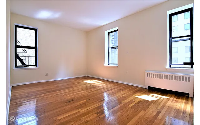 Rented by Douglas Elliman | media 20