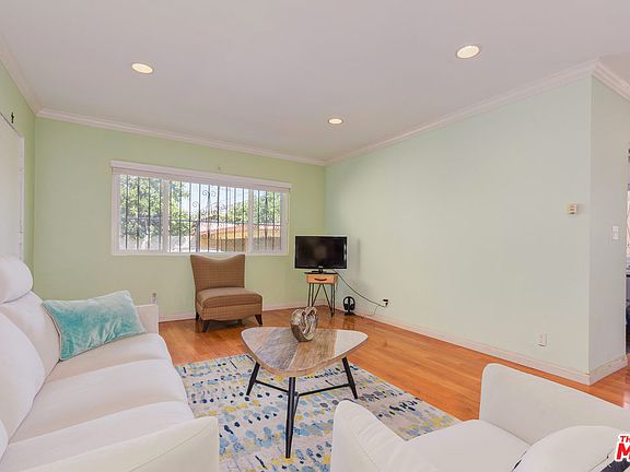 4th image of 1046 N Normandie Ave APT 5