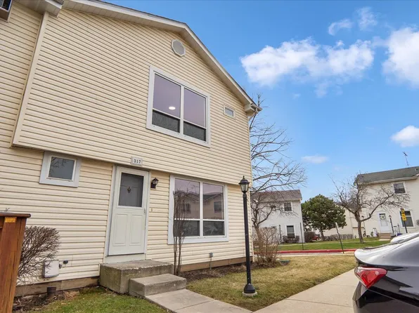 317 Peppertree Ln, Aurora, IL 60504