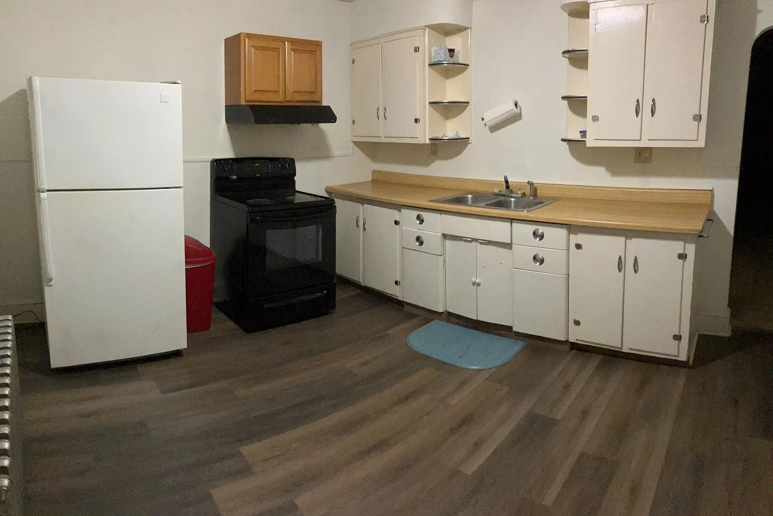 3 bed, $1,200 — Photo 1