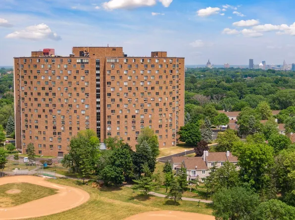 1181 Edgcumbe Rd APT 906, Saint Paul, MN 55105
