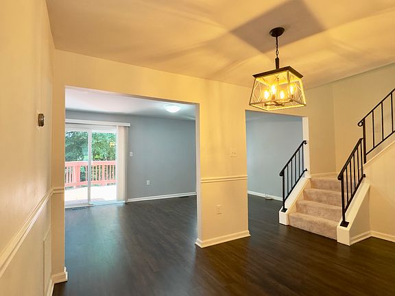 3rd image of 14054 Fallbrook Ln