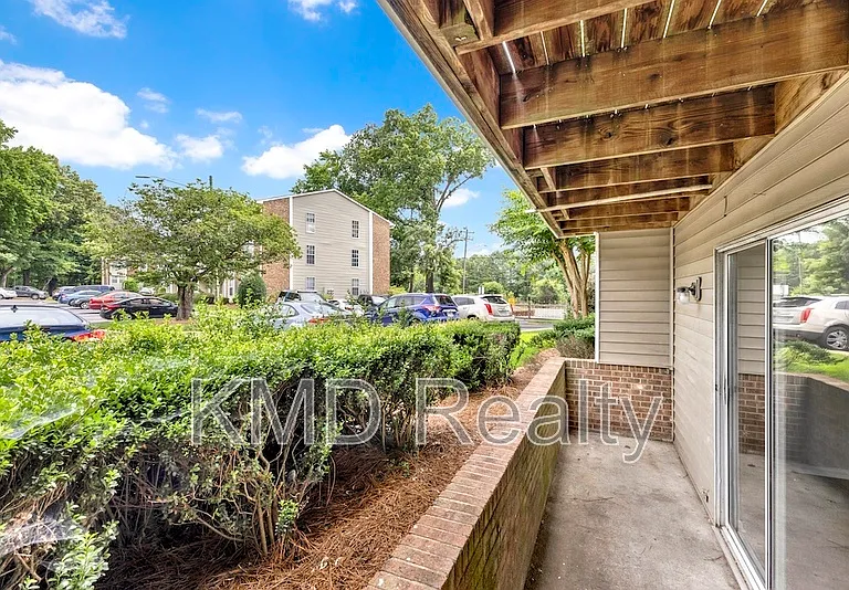 1638 Arlyn Cir #A — Photo 14