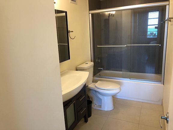 5th image of 2899 Collins Ave APT 603