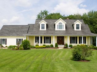 14 Blackberry Ln, Grove City, PA 16127
