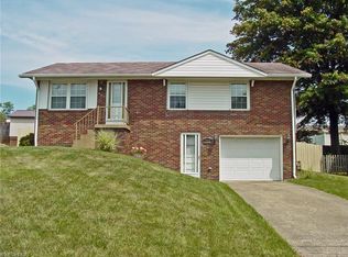 924 Donegal Dr W, Follansbee, WV 26037