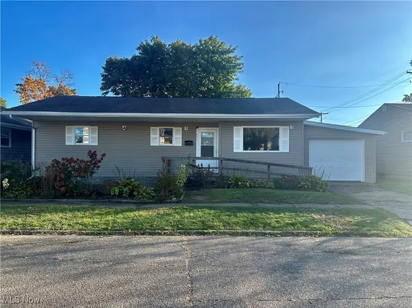 931 Vine St, Coshocton, OH 43812