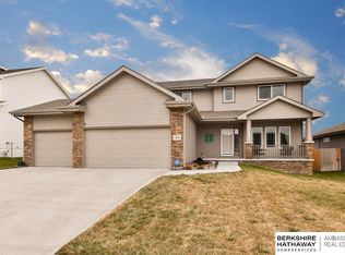 12304 Quail Dr, Bellevue, NE 68123