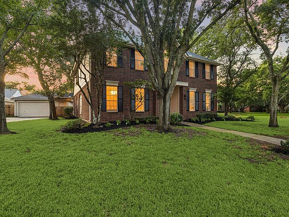 3rd image of 19706 Gulfwind Dr
