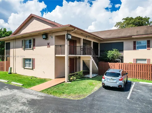 11277 SW 88th St #106K, Miami, FL 33173