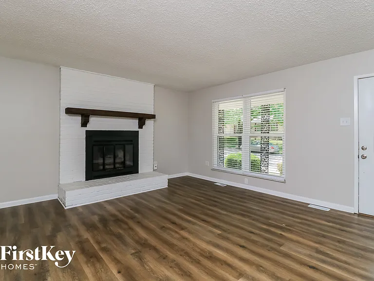 2705 Peachwood Trl — Photo 2