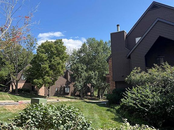 3rd image of 5147 Hollow Wood Ct APT A