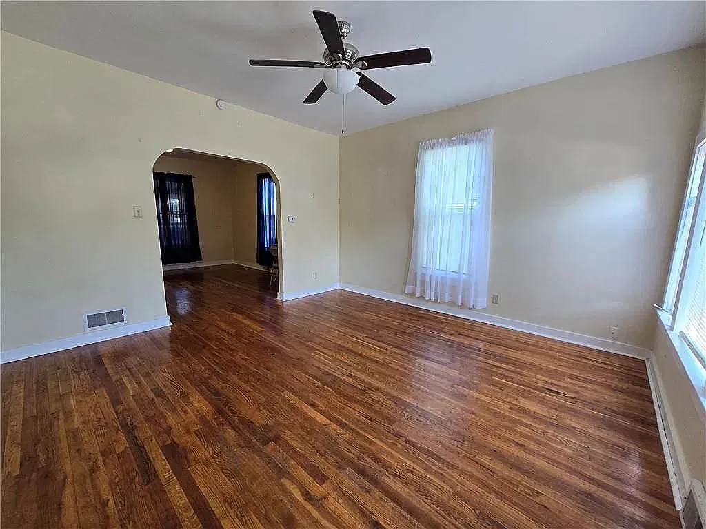 207 East Oak Street - 1 — Photo 3