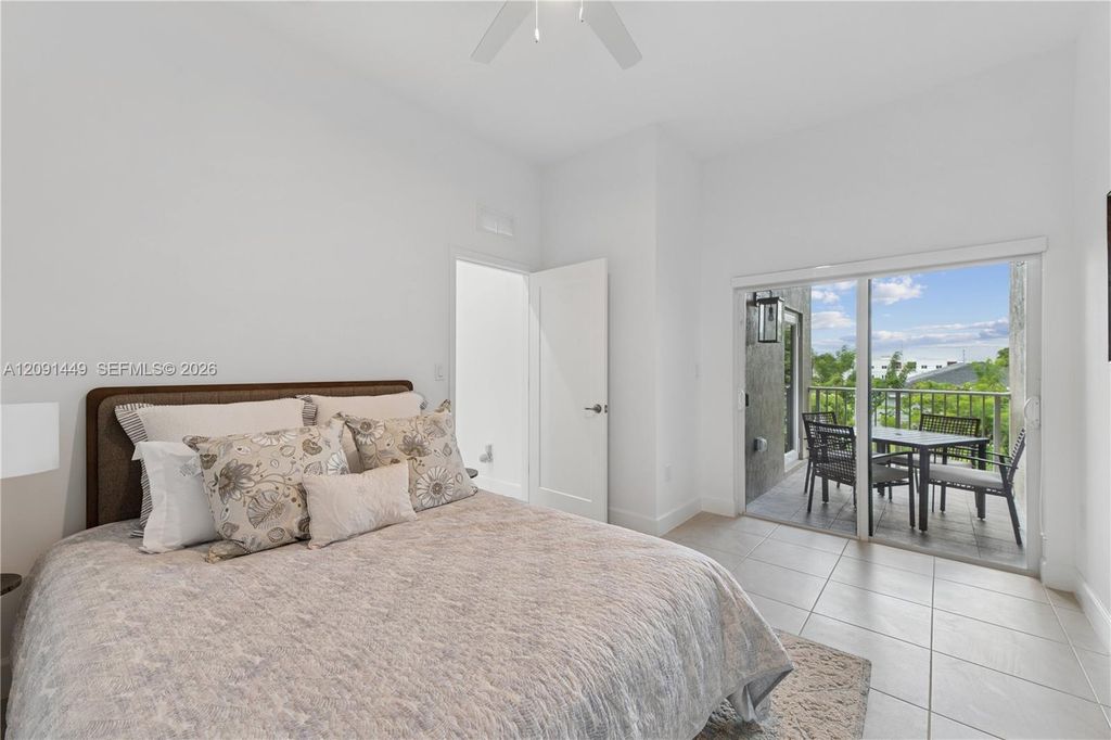 1313 NW 27th Ave, photo 2