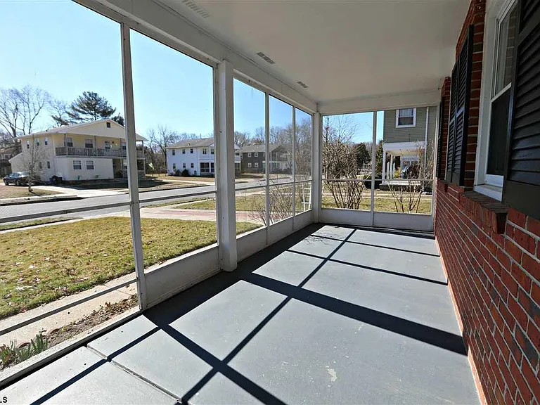 12 Crestmont Dr — Photo 3