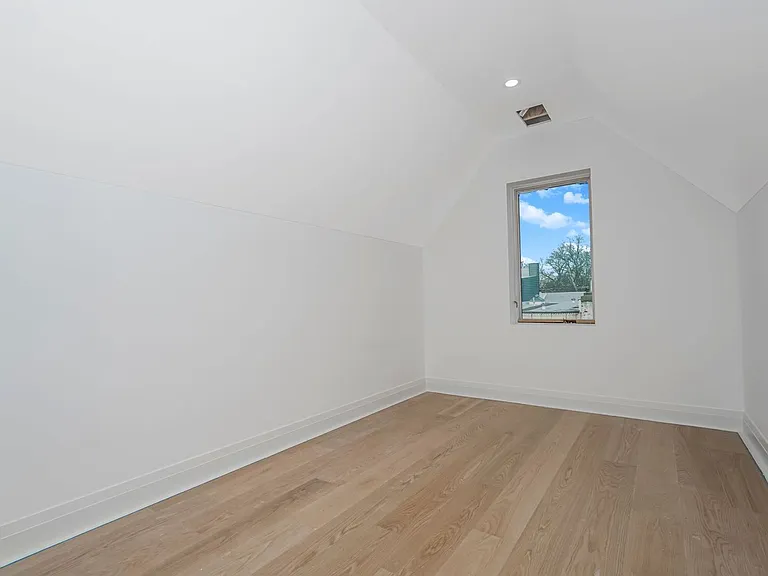 417 78th St #2 — Photo 22