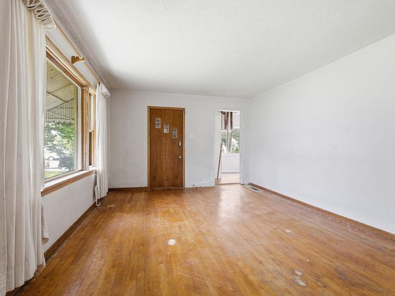 5th image of 419 E 6th St