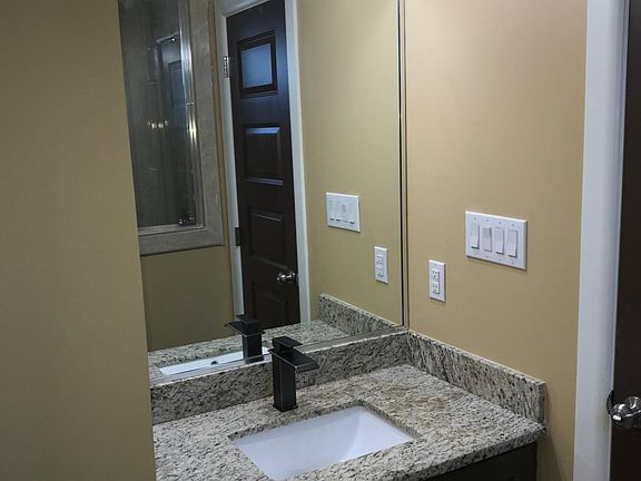 5th image of 1001 E La Cantera Ave #4