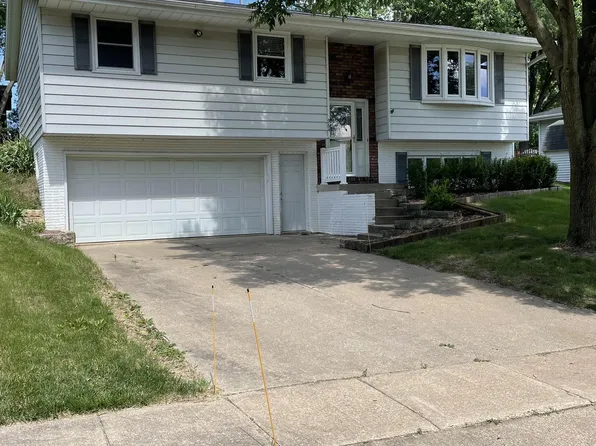 964 Patricia Ann Dr, Dubuque, IA 52003