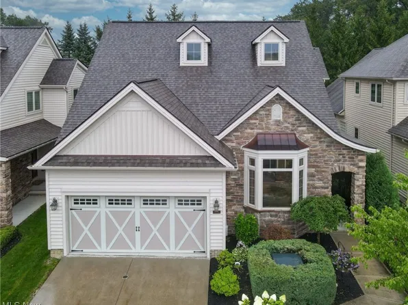 5265 River Creek Rd, Lyndhurst, OH 44124