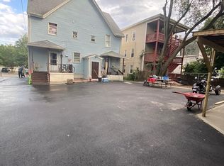 830-832 Carew St, Springfield, MA 01104