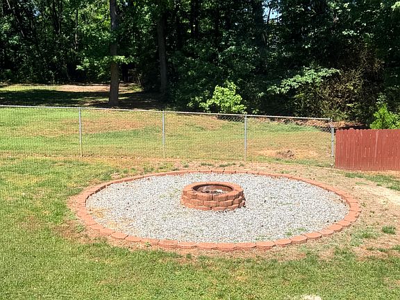 5th image of 3019 Oak Ridge Rd