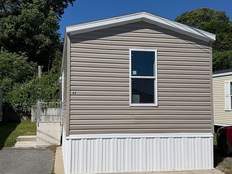1st image of 435 High Street #42