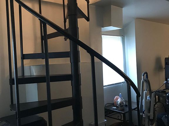 5th image of 301 W 41st St