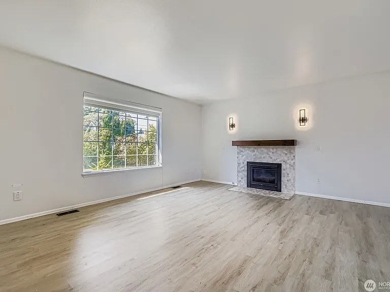 3921 High St — Photo 3