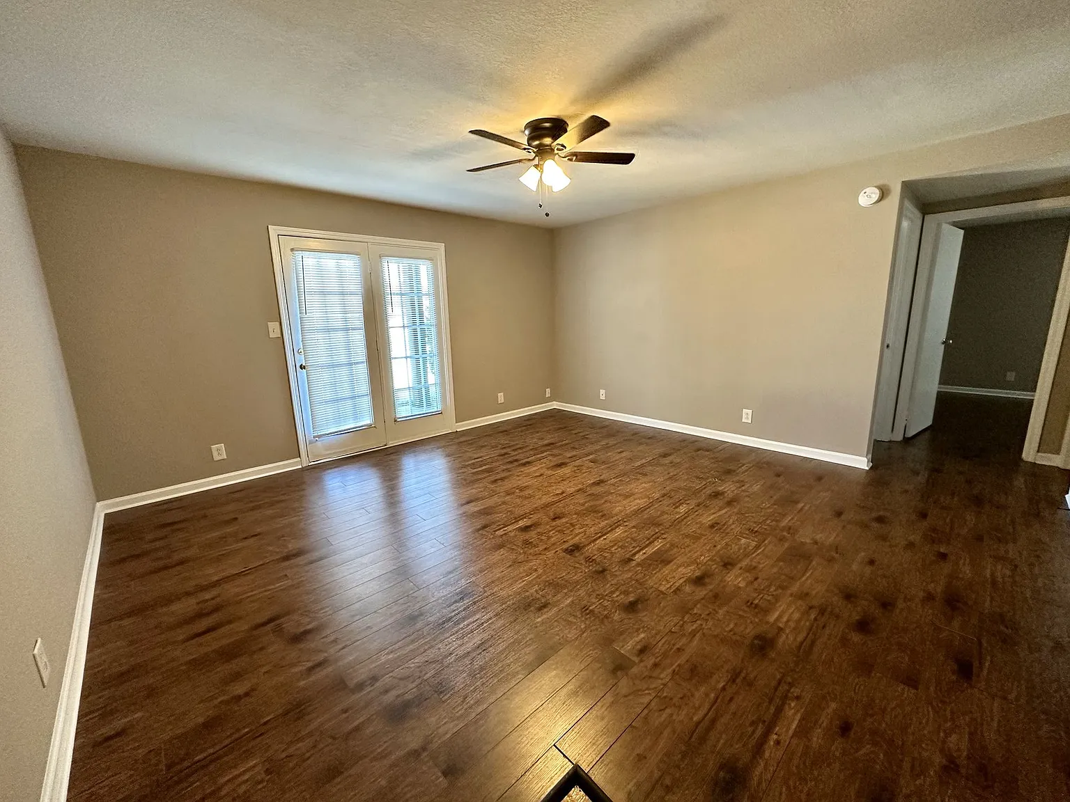 Two Bedroom Pet Friendly Apartment For Rent Near Post! — Photo 3