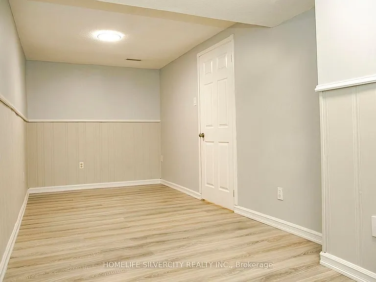 21 Mitchell Ave — Photo 40