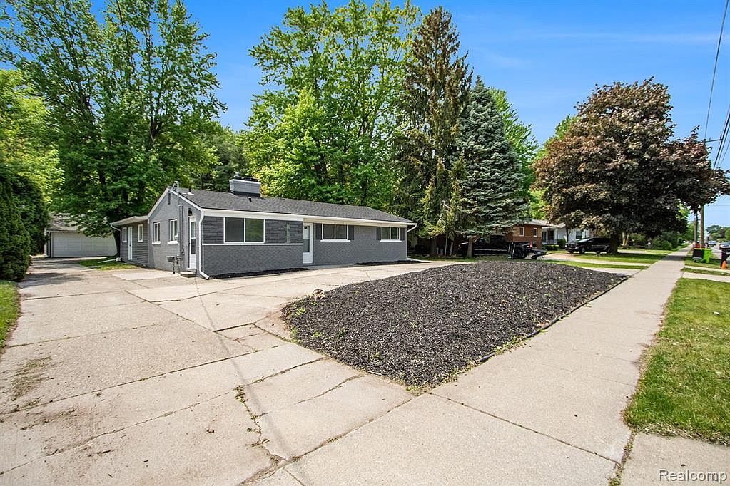19358 Masonic Blvd, Roseville, MI 48066 Zillow