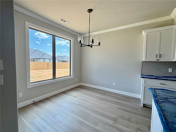 4th image of 1802 Goldthorp St