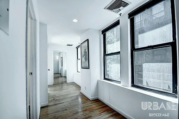 Rented by Urbane Brokerage | media 66