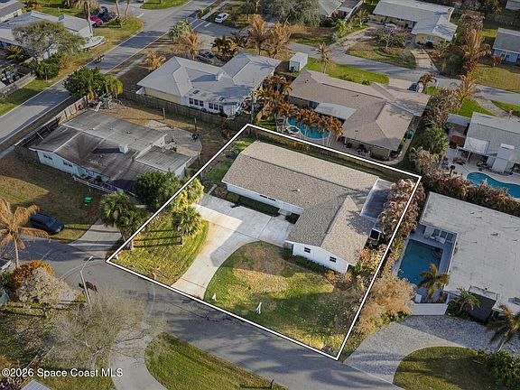 3rd image of 415 Seabreeze Dr