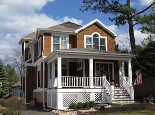 187 Washington Rd, Lake Forest, IL 60045