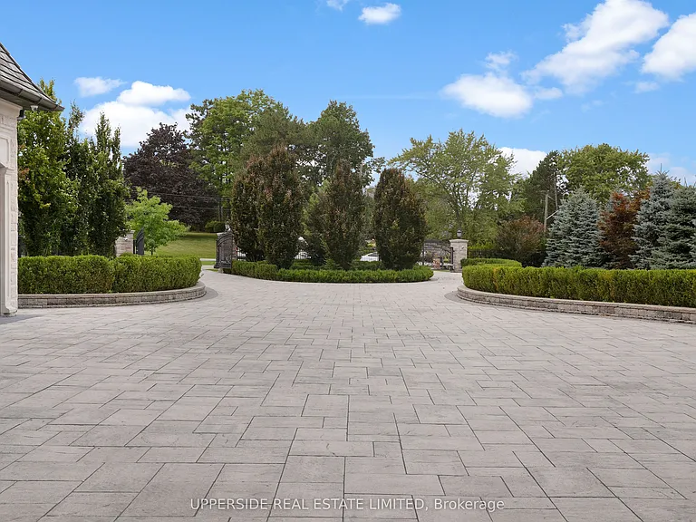 29 Riverside Blvd W — Photo 28